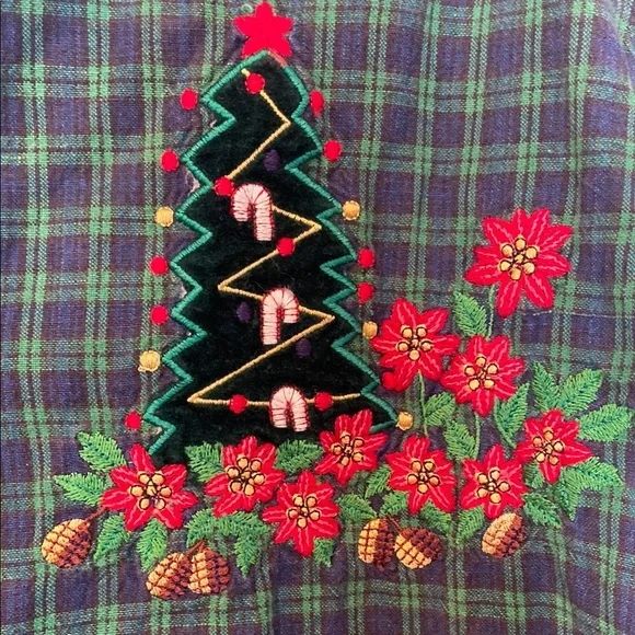 Casey & Max Women’s Large Plaid Felt Trees Button Down Ugly Christmas Shirt - Picture 2 of 4
